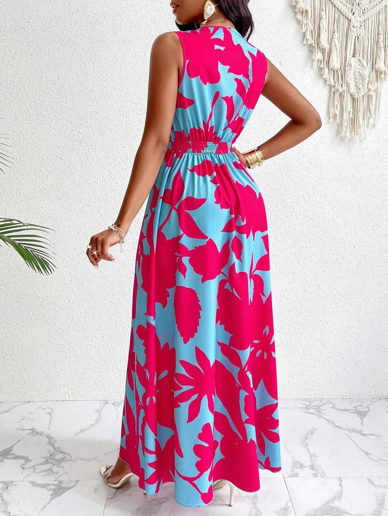 Women's sleeveless V-neck abstract prints - fashionable beach and casual occasions